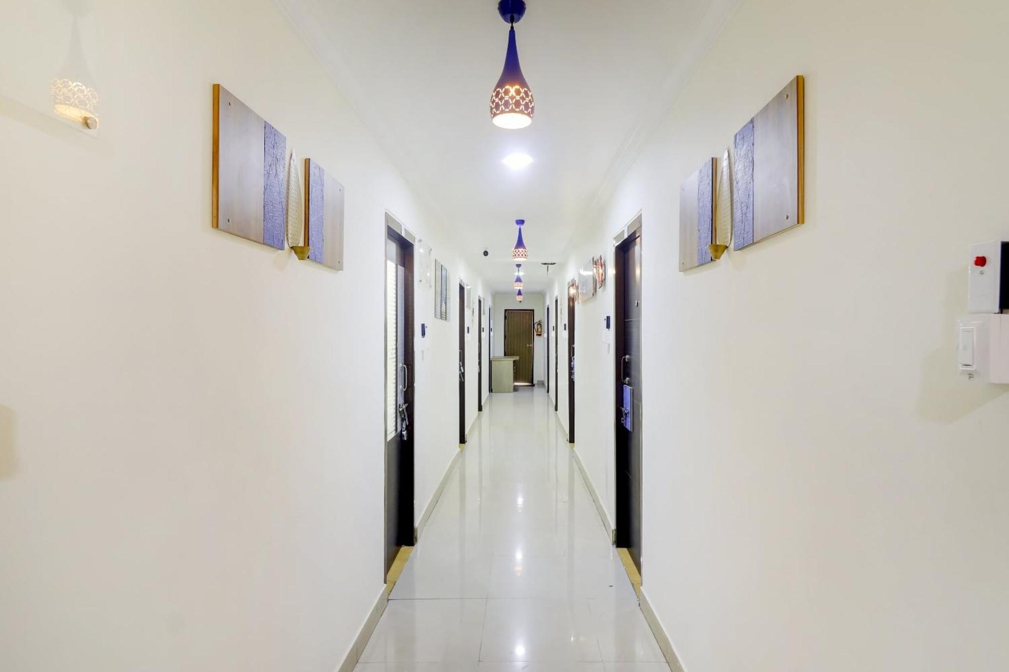 Super Hotel O Relax Grand Near Snow World Хайдарабад Экстерьер фото